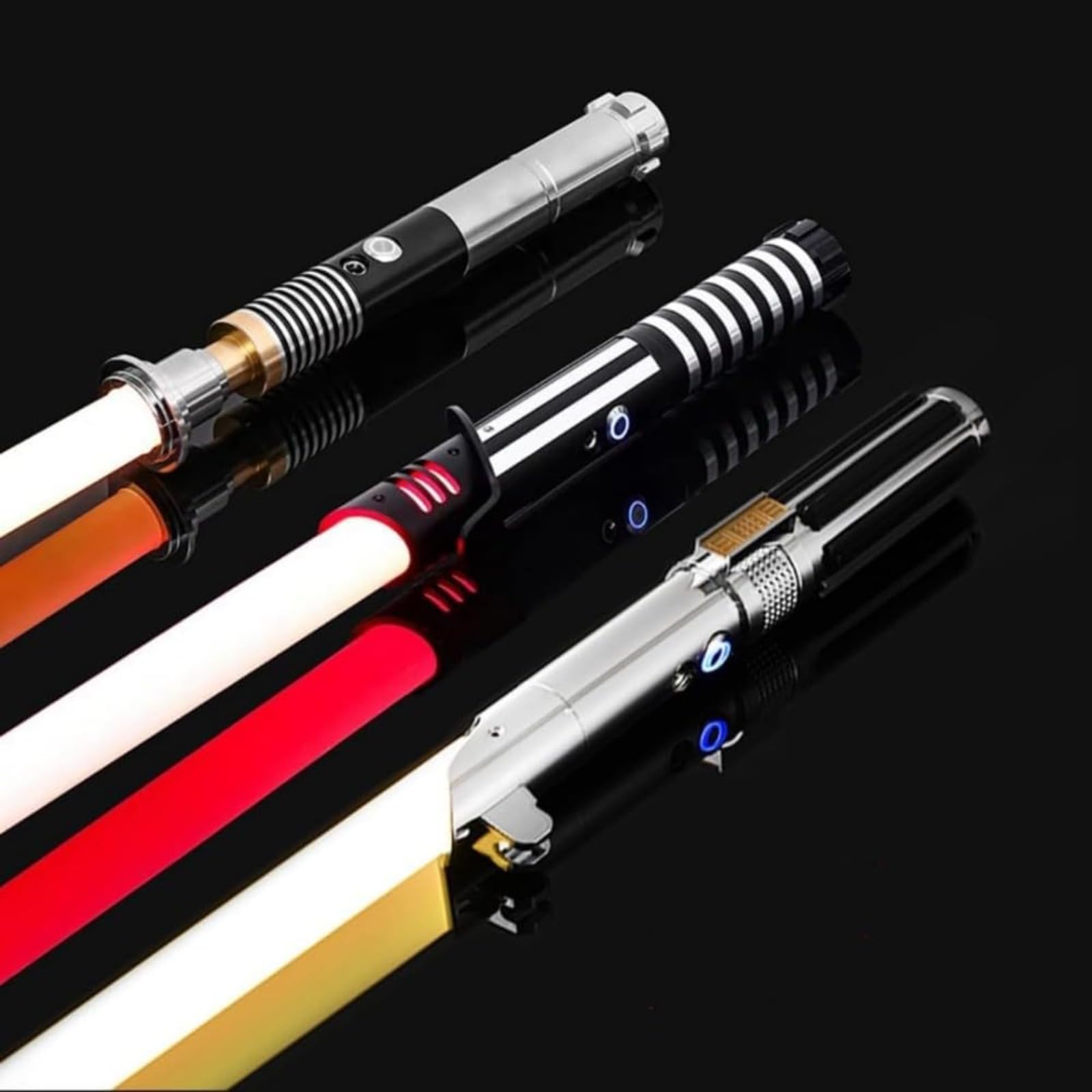 Amazon.co.jp: LOADFUN LEDライトセーバー 16色発光変更可能 サウンド